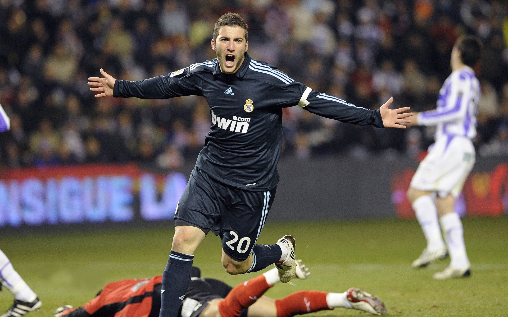 世界杯十六强：韩国1比2憾负荷兰 孙兴慜最后一射被门将指尖扑出